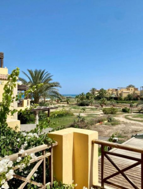 A sea view spacious cheering 5 bedroom villa Ain Sokhna 